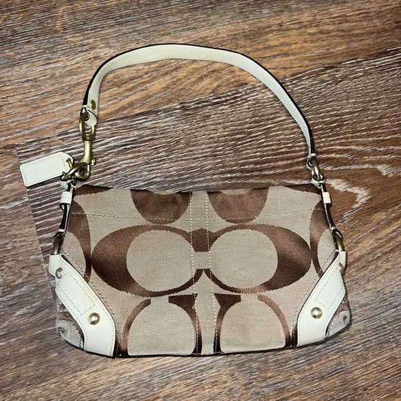 Coach clutch bag - Picture 1 of 4